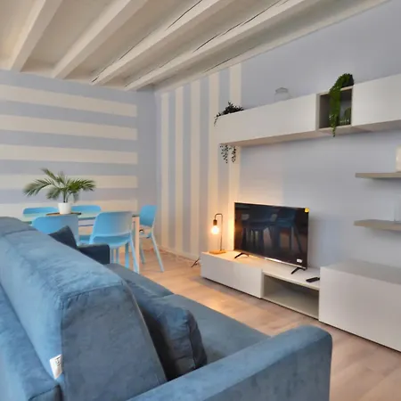 Bright House In Old Town Desenzano *