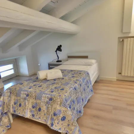Bright House In Old Town Desenzano Appartement Desenzano del Garda