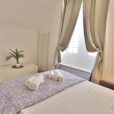 Bright House In Old Town Desenzano *