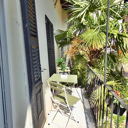Bright House In Old Town Desenzano Desenzano del Garda